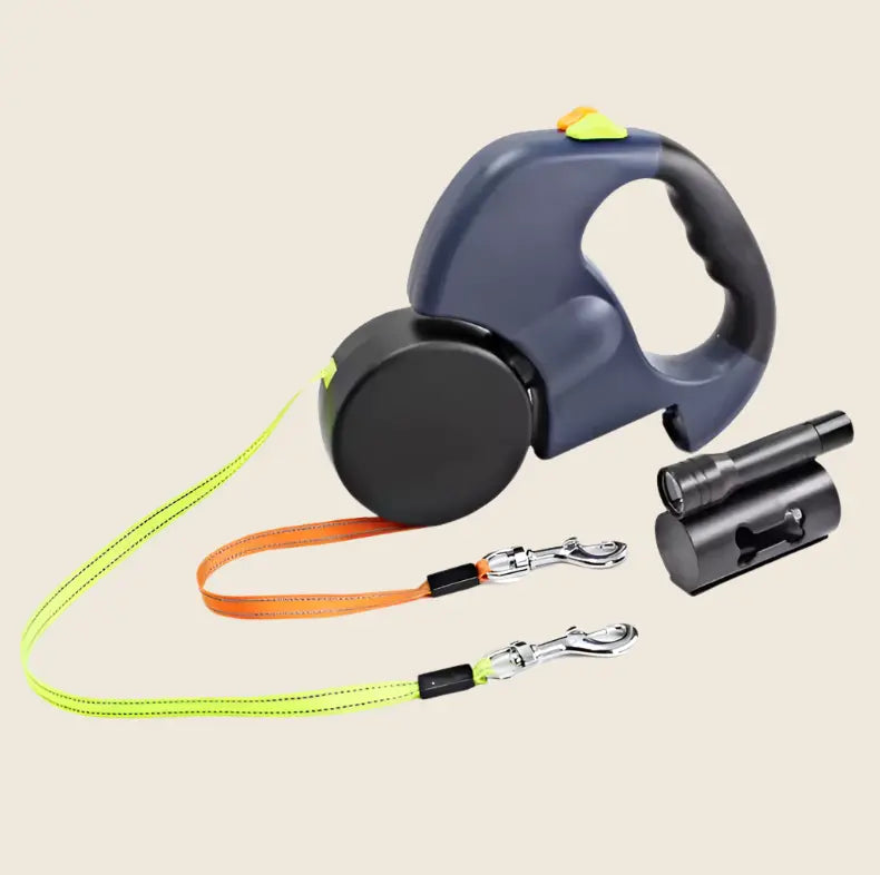 Laisse rétractable anti-enchevêtrement avec finition noire, mousquetons brillants, et accessoire.
